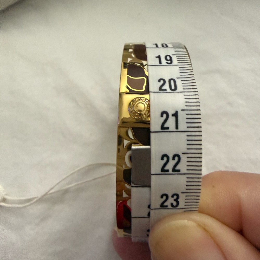 Gold bangle - Picture 6 of 7
